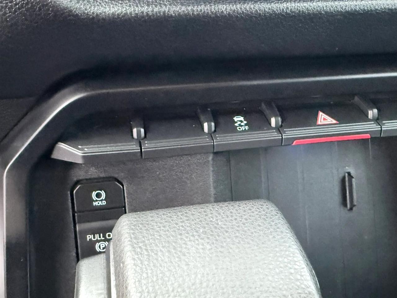 Toyota Tundra 4WD SR CrewMax 5.5' Bed (Natl) 2022