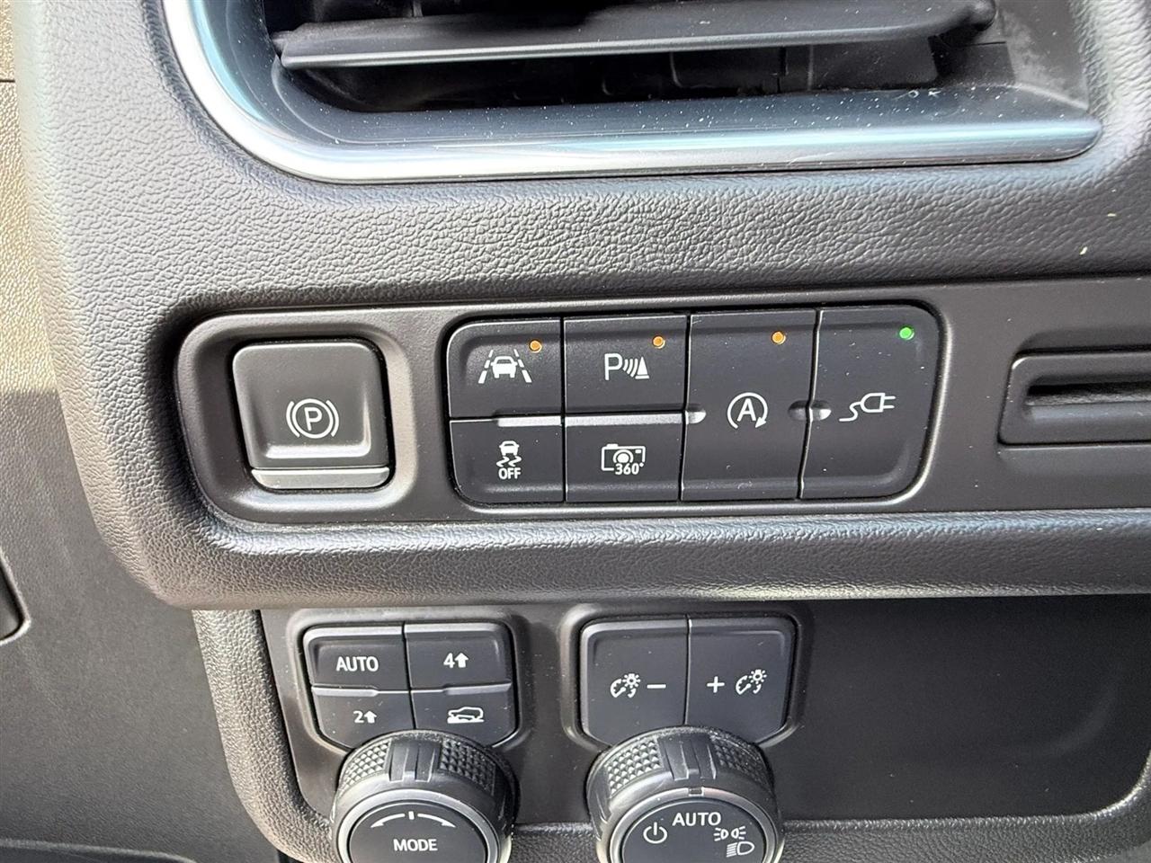 Chevrolet Tahoe 4WD 4dr RST 2022