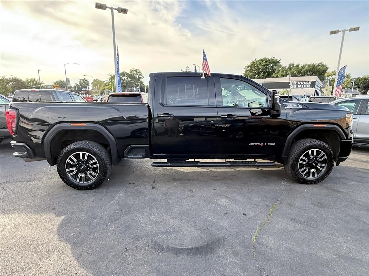 GMC Sierra 2500HD 4WD Crew Cab 159" AT4 2023