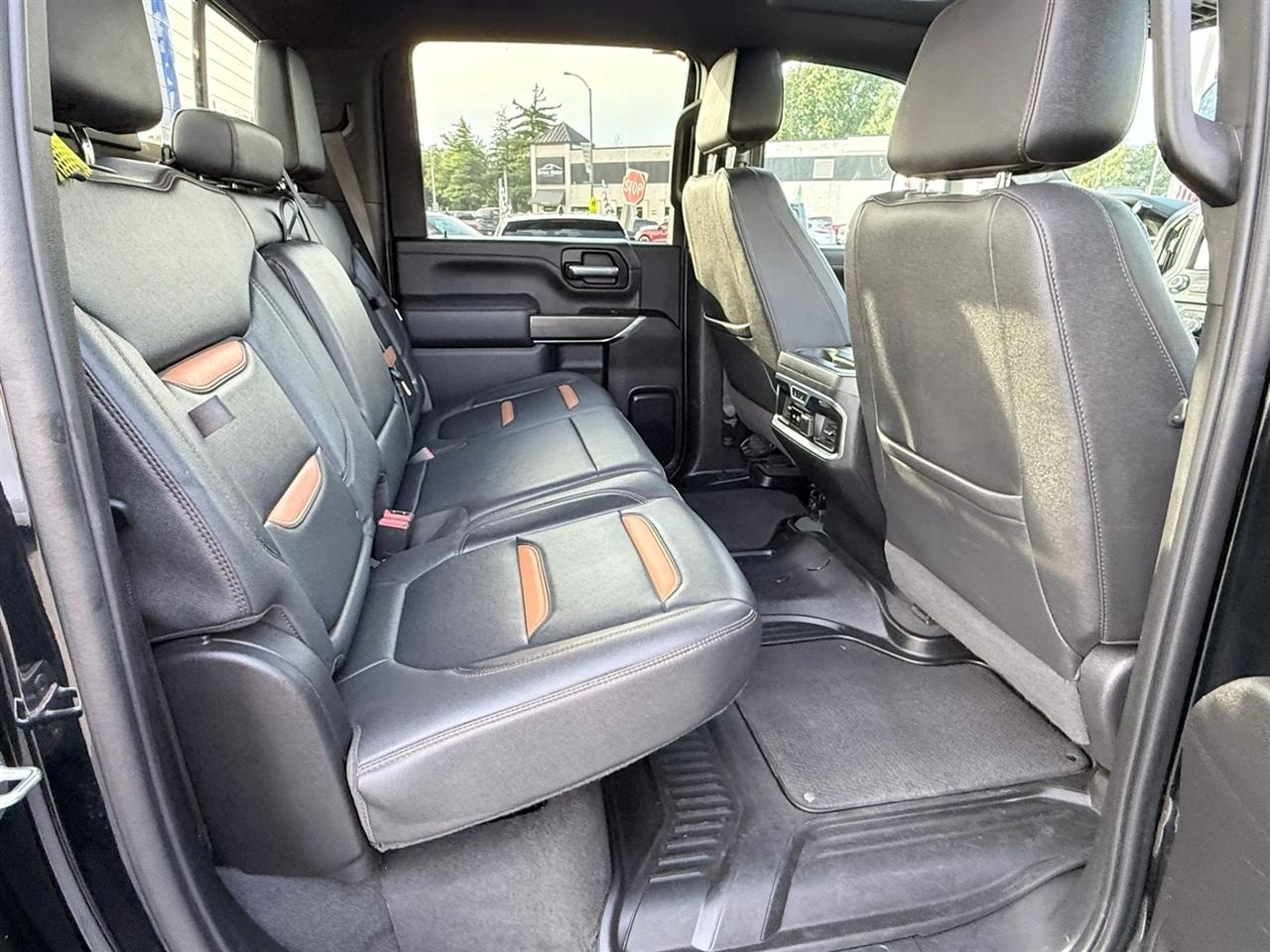 GMC Sierra 2500HD 4WD Crew Cab 159" AT4 2023