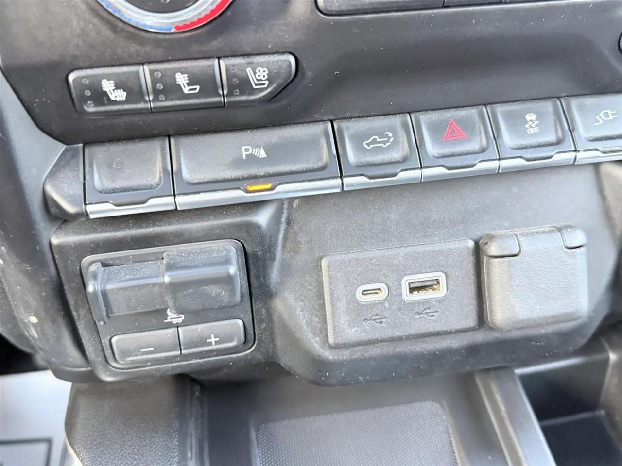 GMC Sierra 2500HD 4WD Crew Cab 159" AT4 2023
