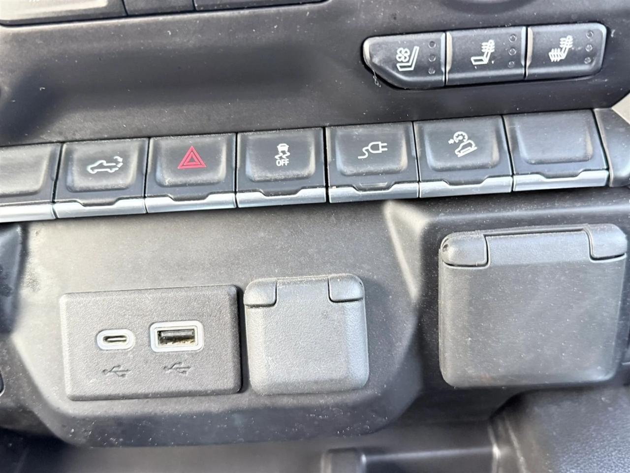 GMC Sierra 2500HD 4WD Crew Cab 159" AT4 2023