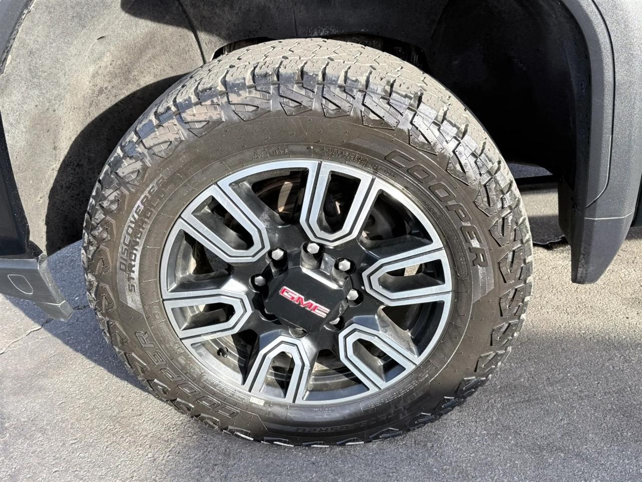 GMC Sierra 2500HD 4WD Crew Cab 159" AT4 2023