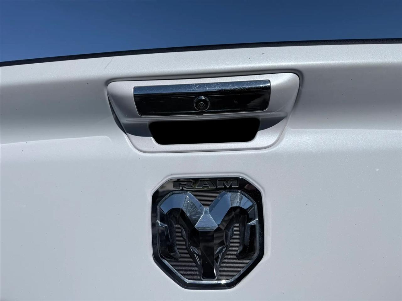 RAM 1500 Laramie 4x4 Crew Cab 5'7" Box 2019