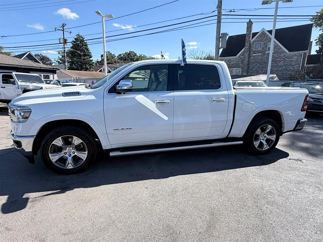 RAM 1500 Laramie 4x4 Crew Cab 5'7" Box 2019