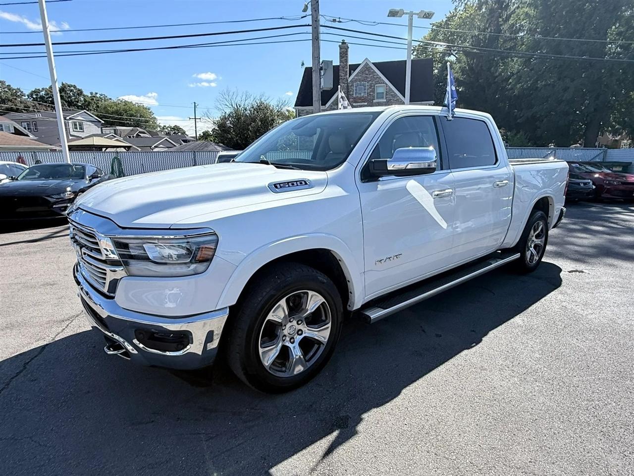 RAM 1500 Laramie 4x4 Crew Cab 5'7" Box 2019