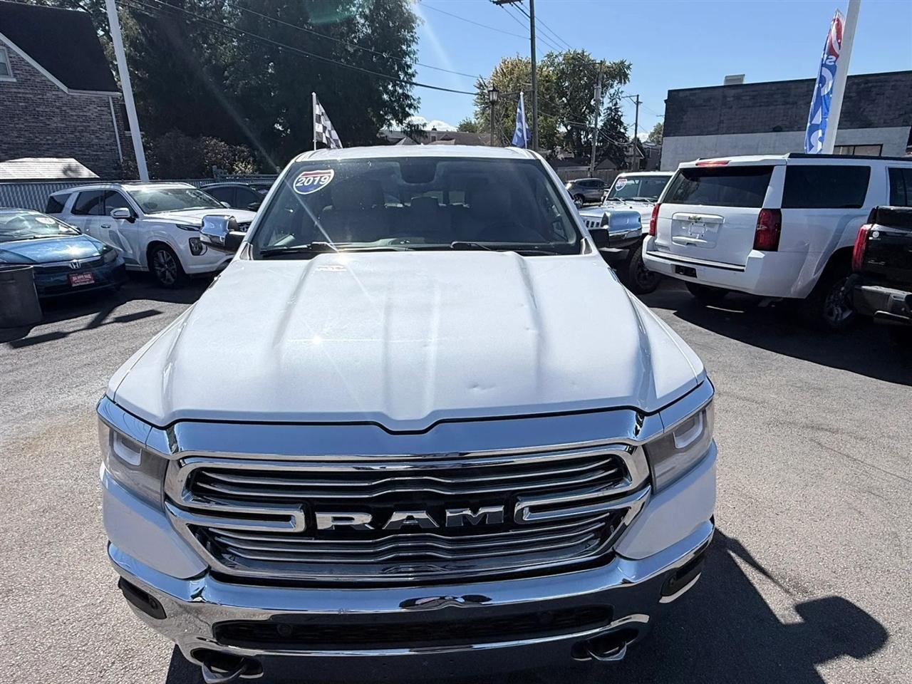 RAM 1500 Laramie 4x4 Crew Cab 5'7" Box 2019