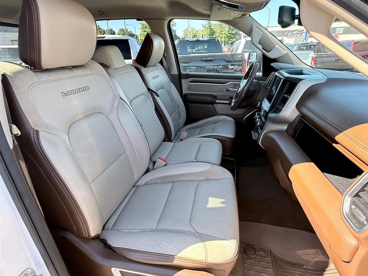 RAM 1500 Laramie 4x4 Crew Cab 5'7" Box 2019