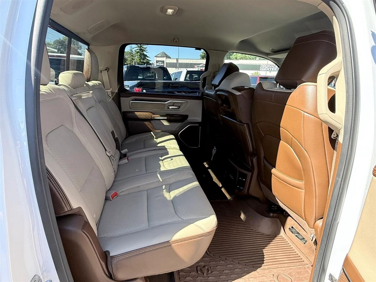 RAM 1500 Laramie 4x4 Crew Cab 5'7" Box 2019