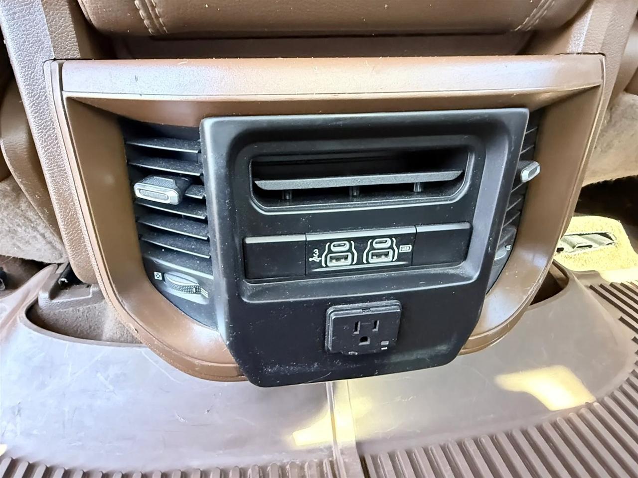RAM 1500 Laramie 4x4 Crew Cab 5'7" Box 2019