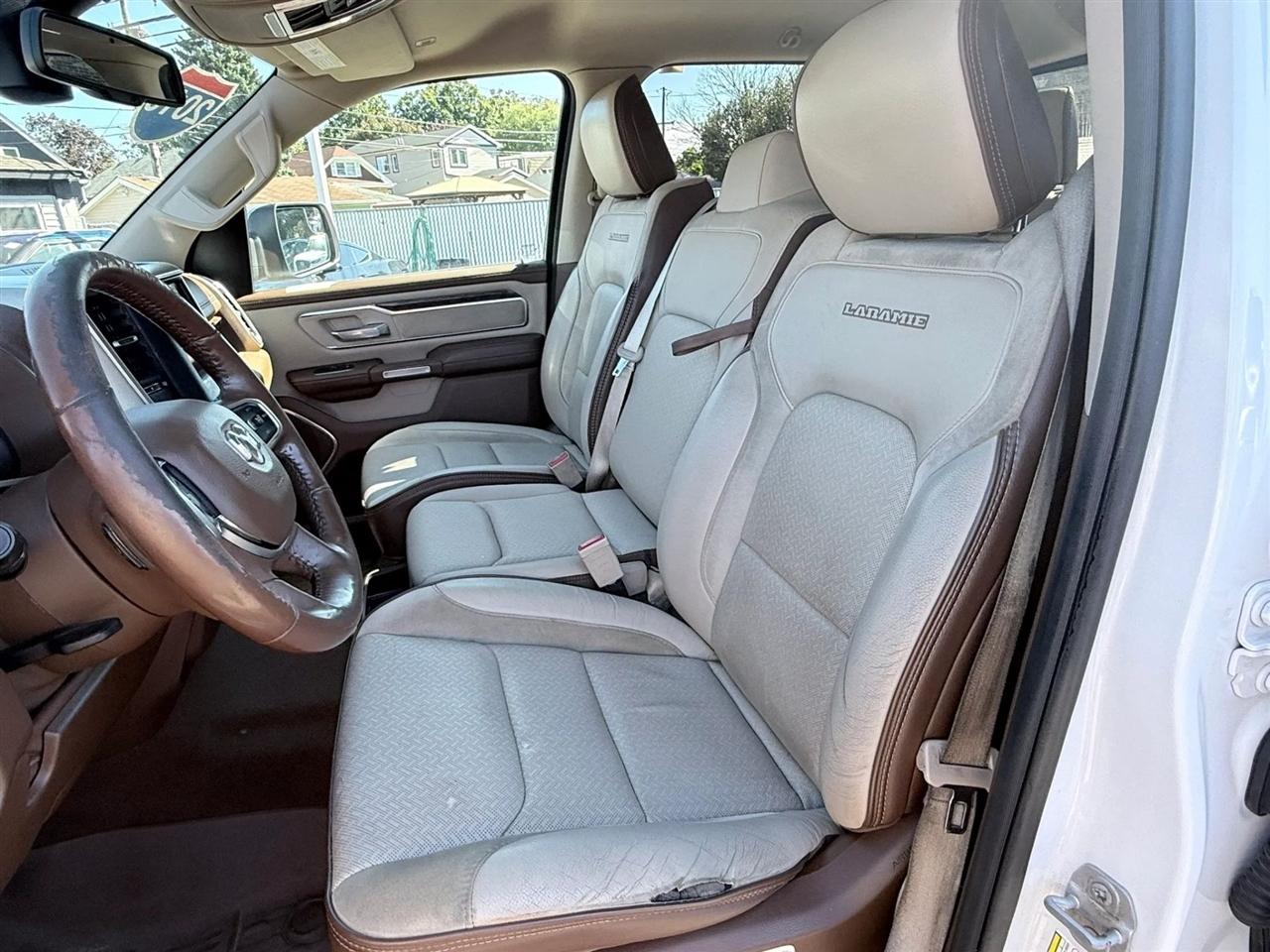 RAM 1500 Laramie 4x4 Crew Cab 5'7" Box 2019