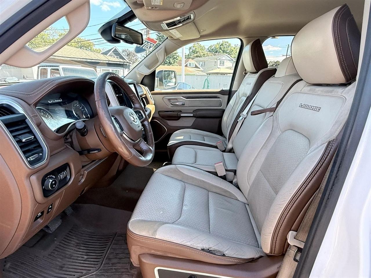 RAM 1500 Laramie 4x4 Crew Cab 5'7" Box 2019