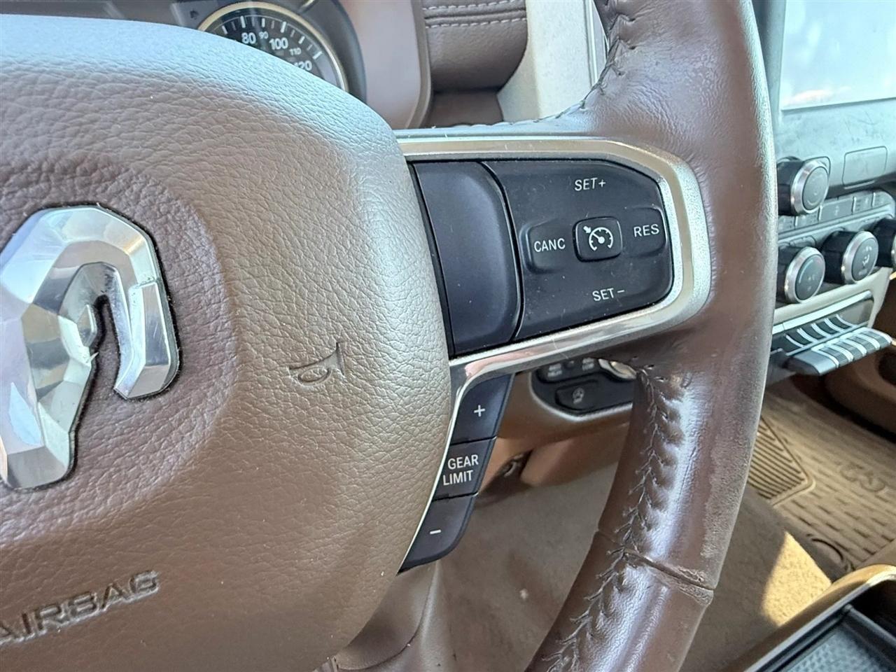 RAM 1500 Laramie 4x4 Crew Cab 5'7" Box 2019