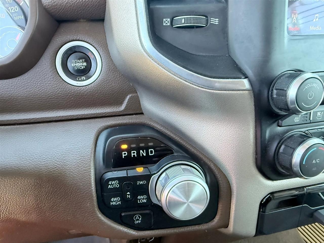 RAM 1500 Laramie 4x4 Crew Cab 5'7" Box 2019