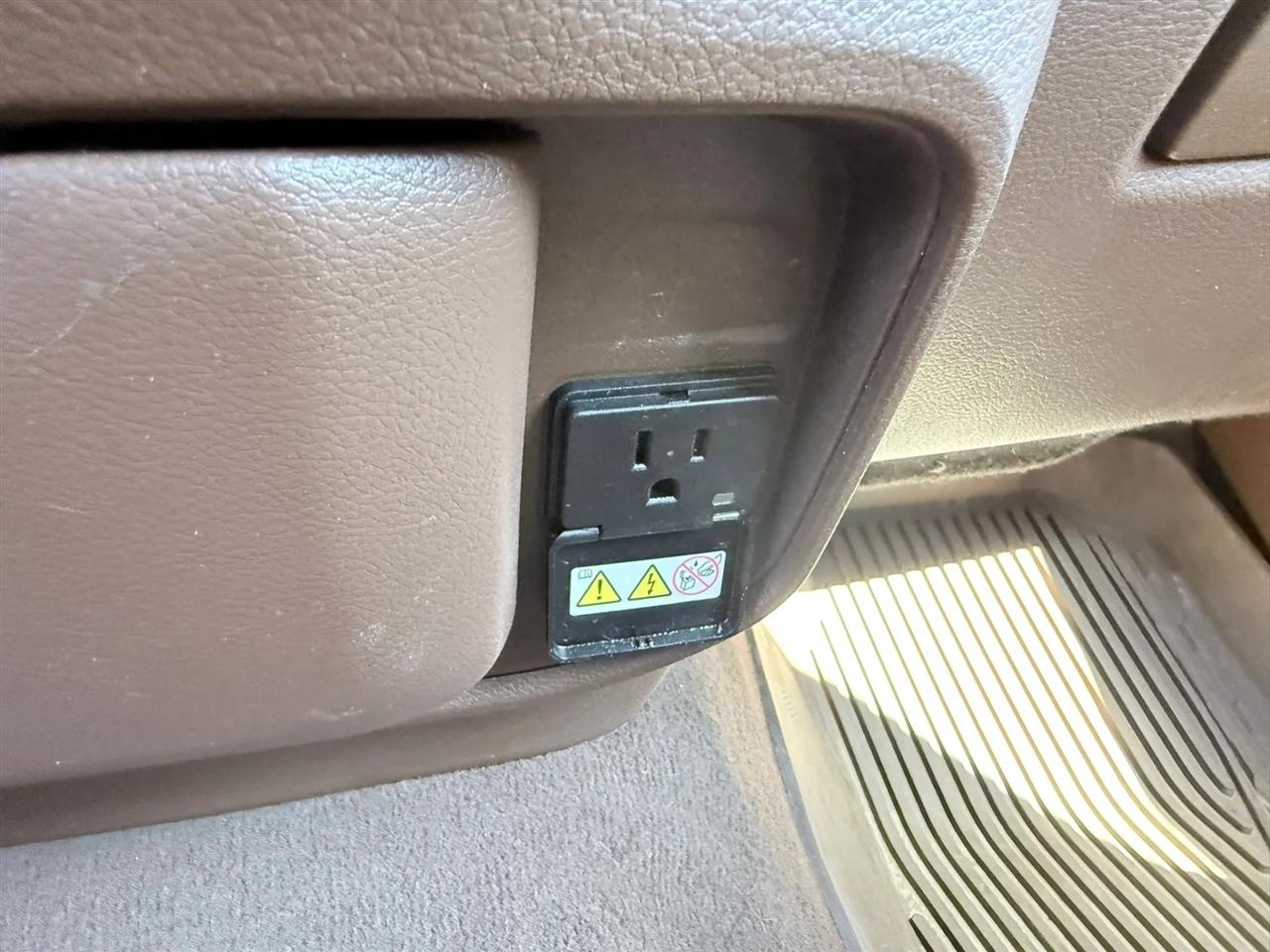 RAM 1500 Laramie 4x4 Crew Cab 5'7" Box 2019