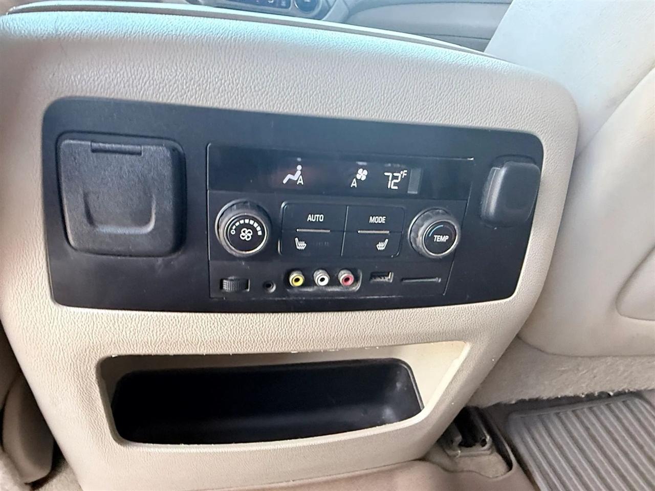 GMC Yukon XL 4WD 4dr Denali 2016