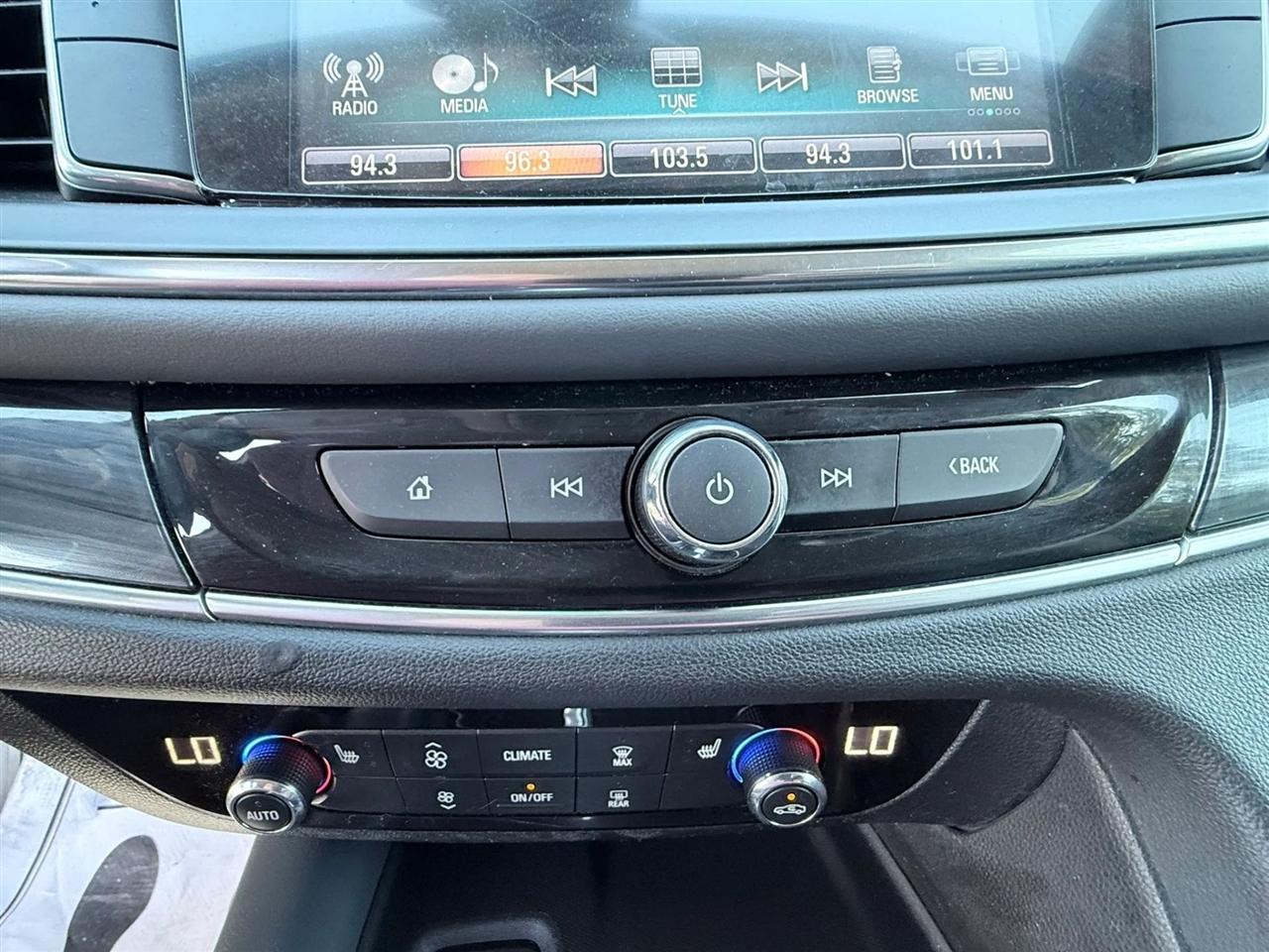 Buick Enclave AWD 4dr Essence 2018