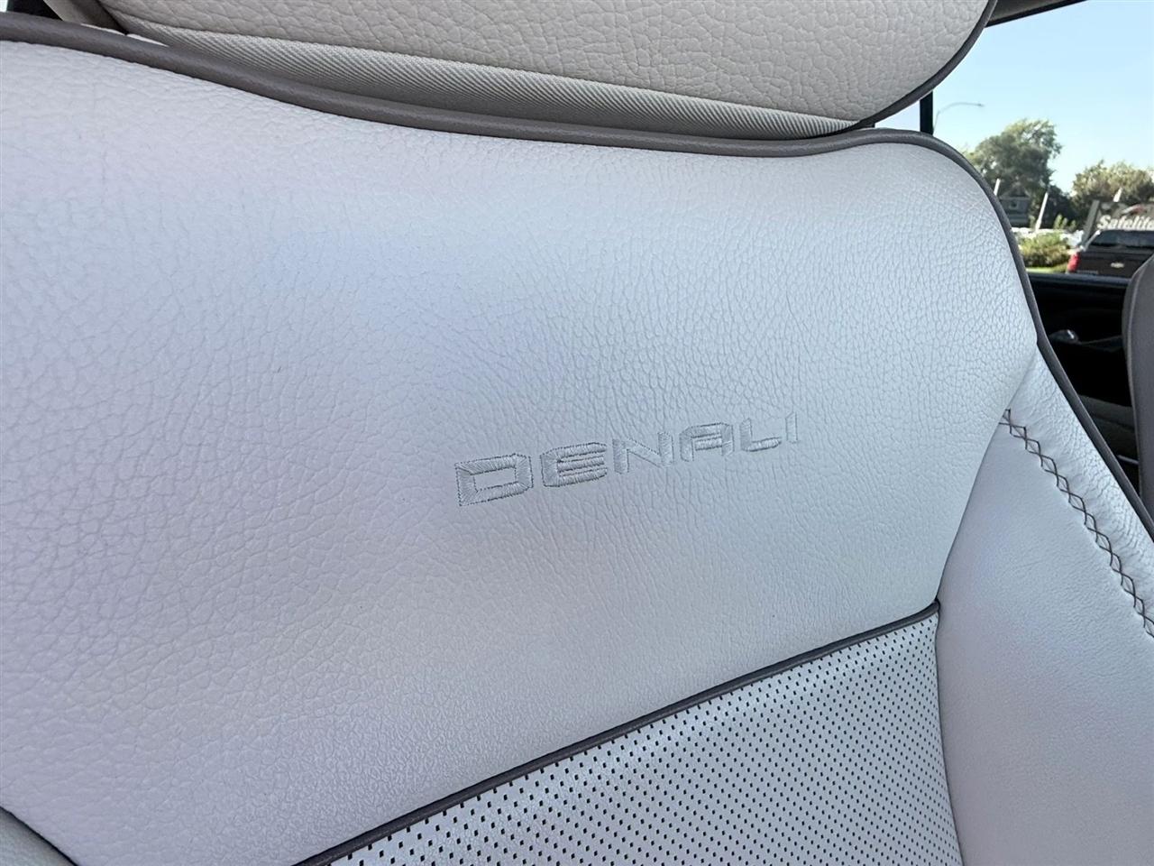 GMC Yukon XL 4WD 4dr Denali 2021