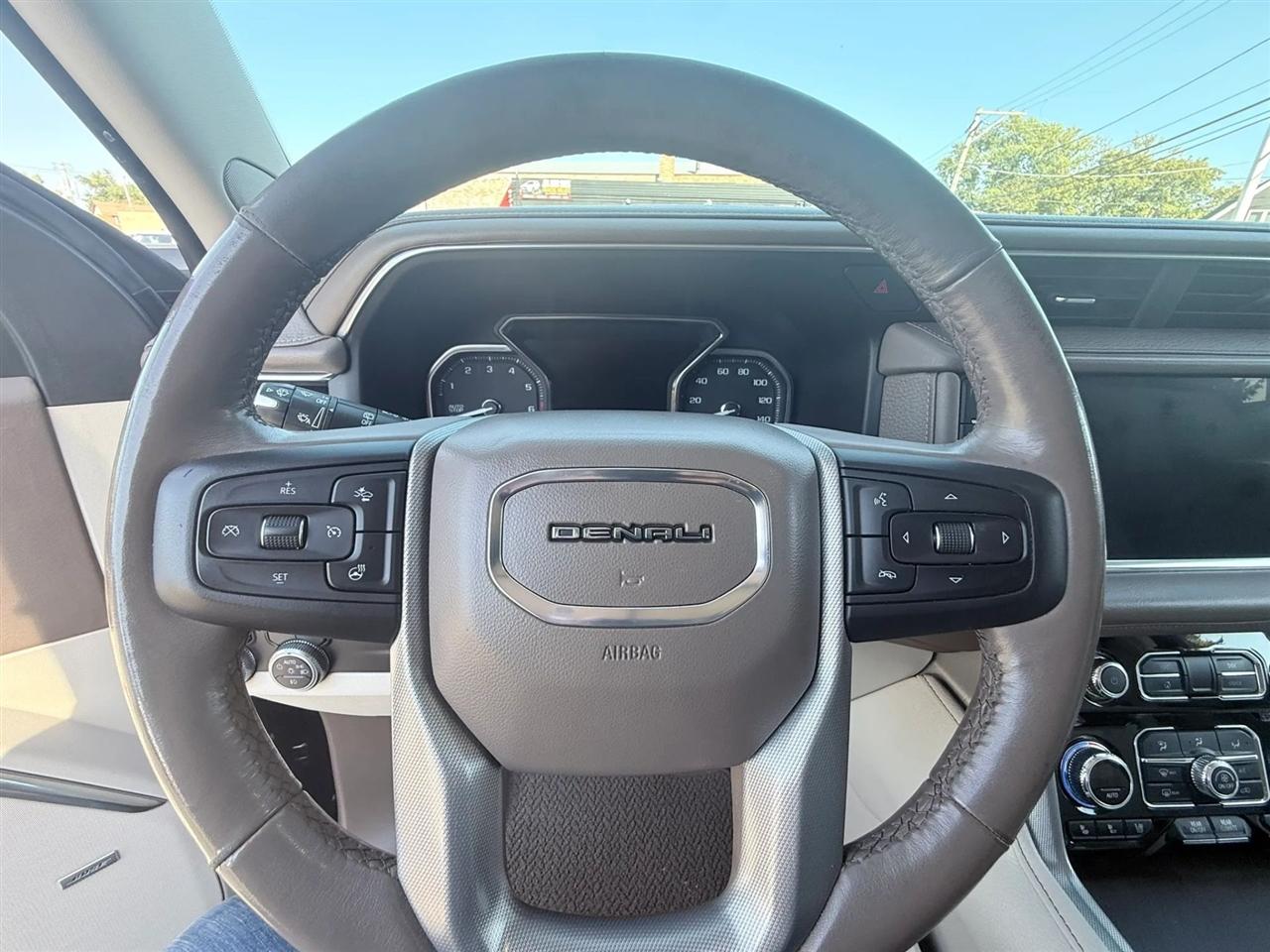 GMC Yukon XL 4WD 4dr Denali 2021