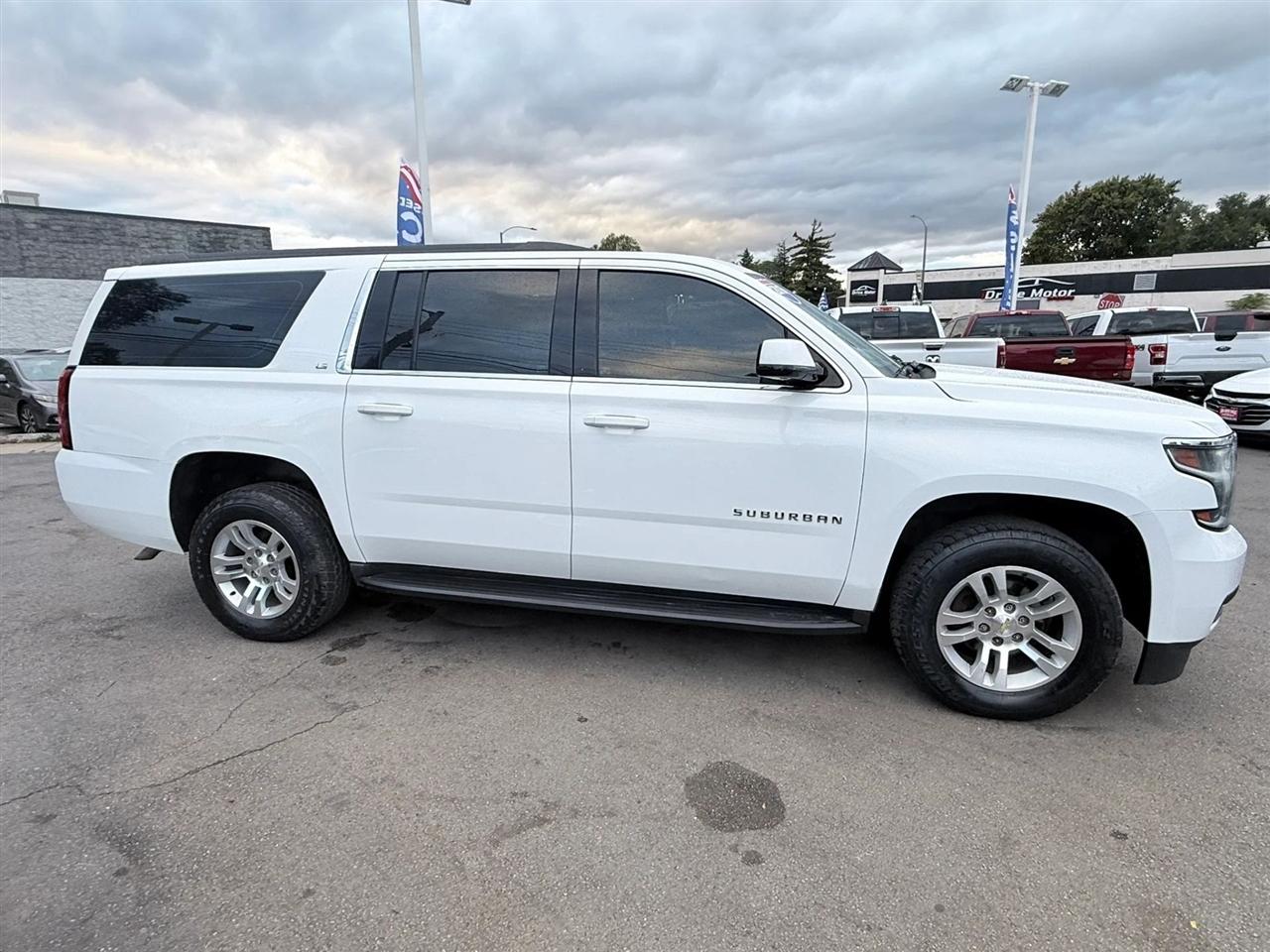 Chevrolet Suburban 2WD 4dr 1500 Commercial 2016