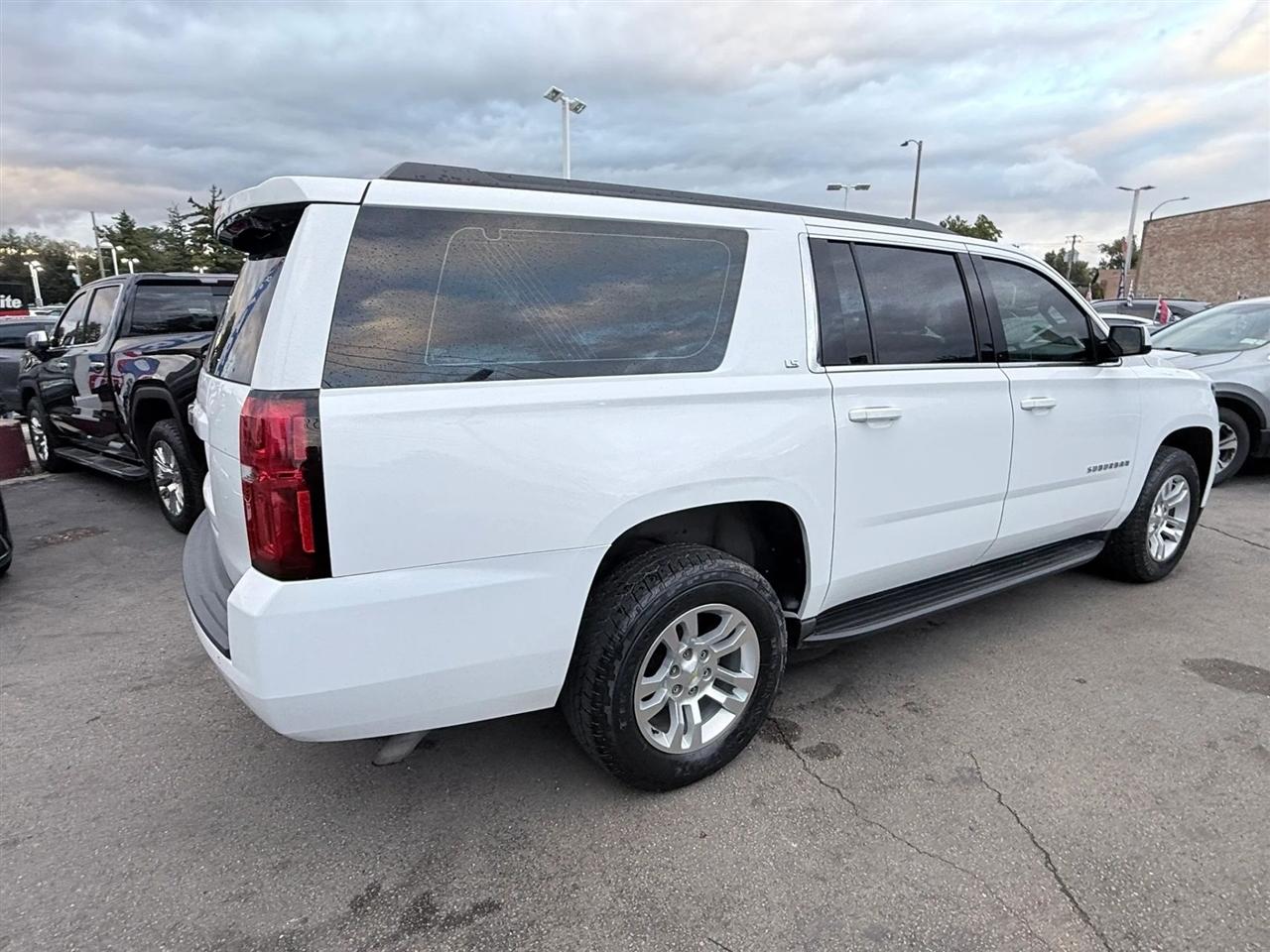 Chevrolet Suburban 2WD 4dr 1500 Commercial 2016