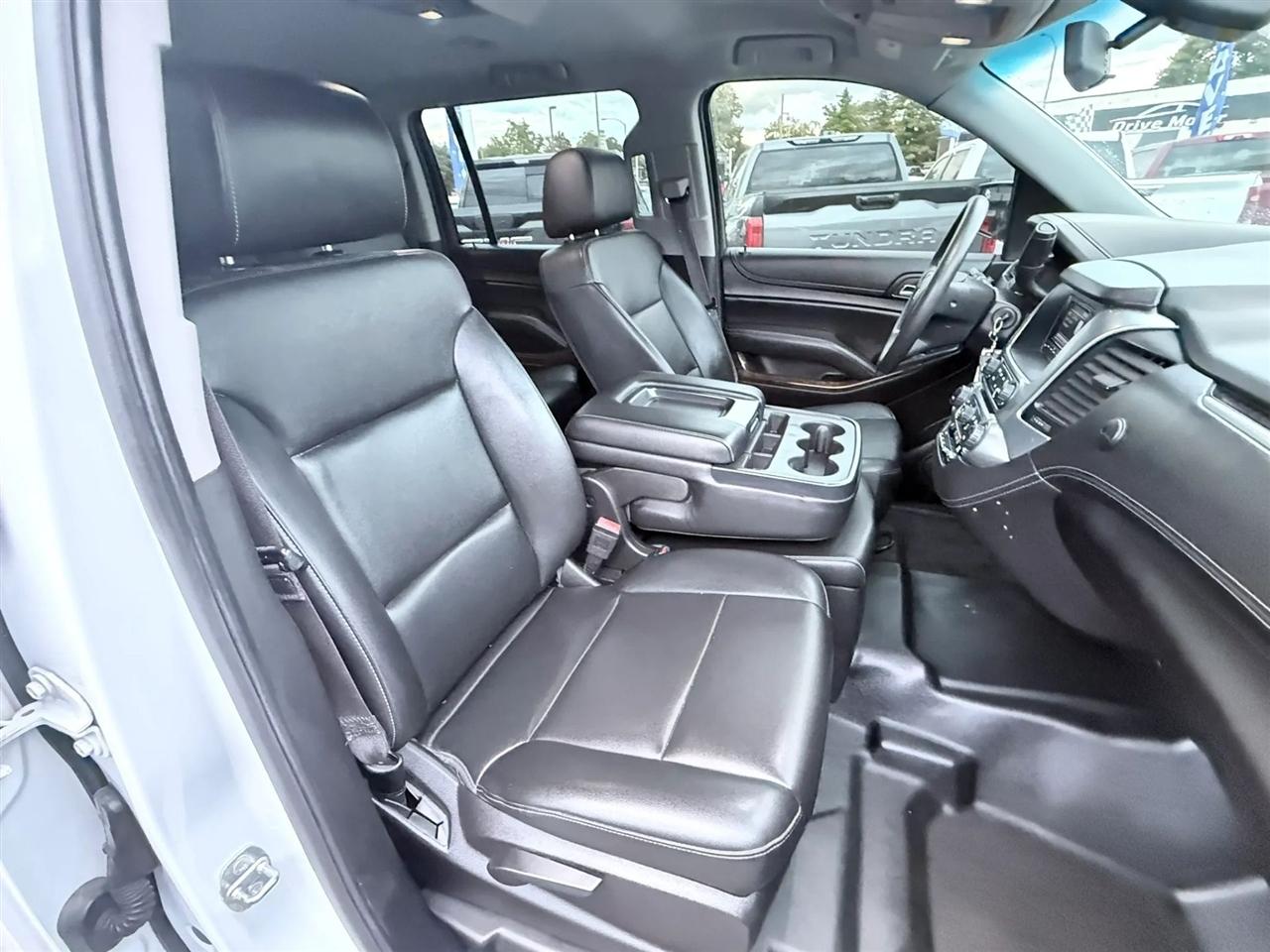 Chevrolet Suburban 2WD 4dr 1500 Commercial 2016