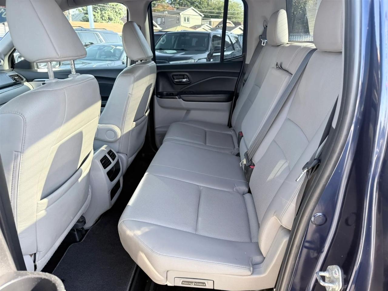 Honda Ridgeline RTL 4x4 Crew Cab 5.3' Bed 2017