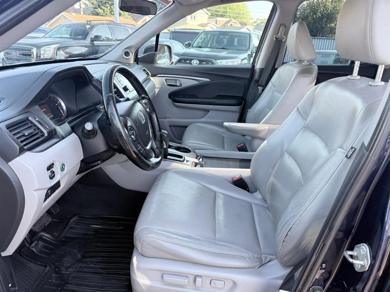 Honda Ridgeline RTL 4x4 Crew Cab 5.3' Bed 2017