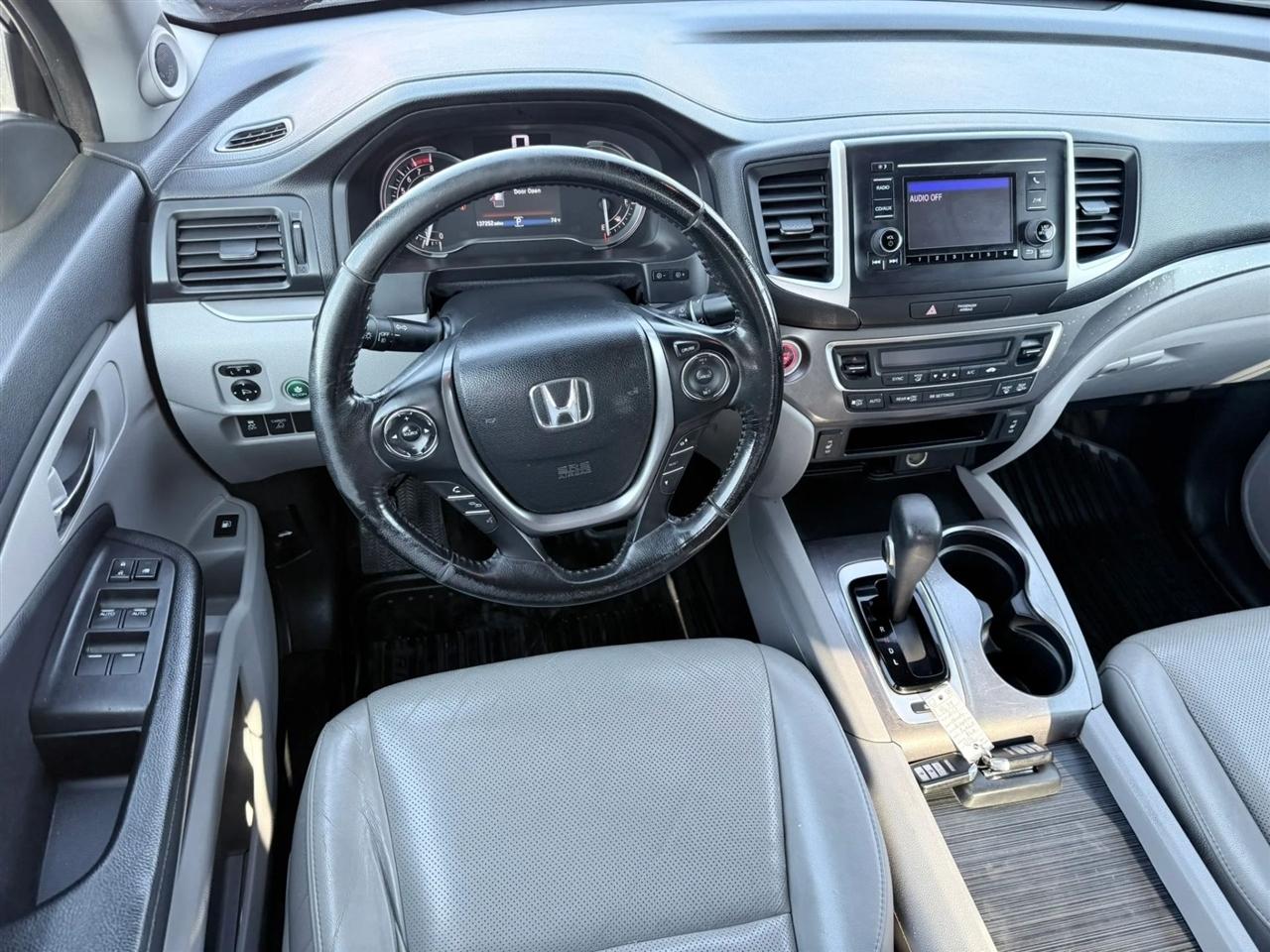 Honda Ridgeline RTL 4x4 Crew Cab 5.3' Bed 2017