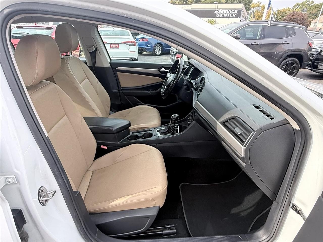 Volkswagen Jetta R-Line Auto w/SULEV 2019