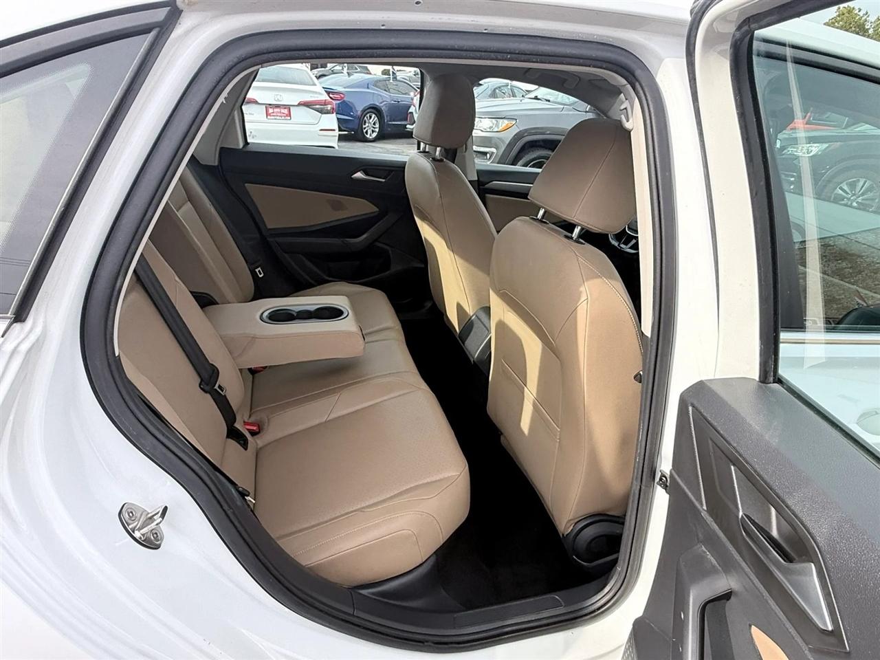 Volkswagen Jetta R-Line Auto w/SULEV 2019