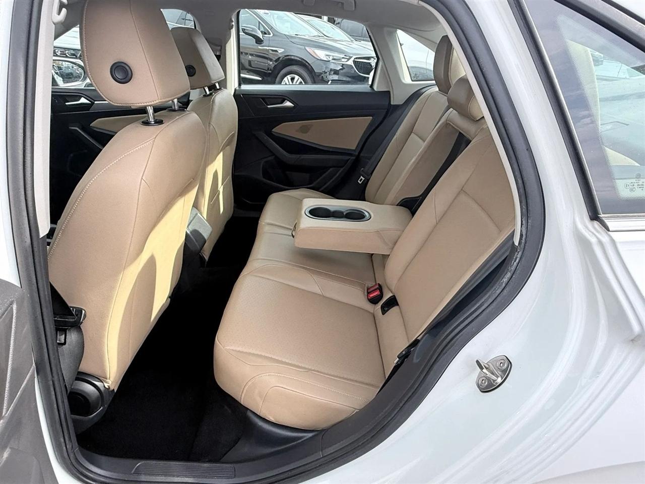 Volkswagen Jetta R-Line Auto w/SULEV 2019