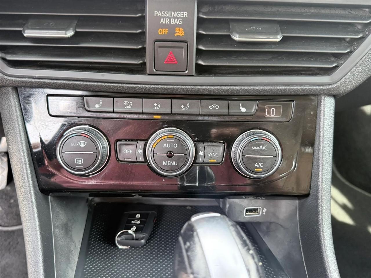 Volkswagen Jetta R-Line Auto w/SULEV 2019