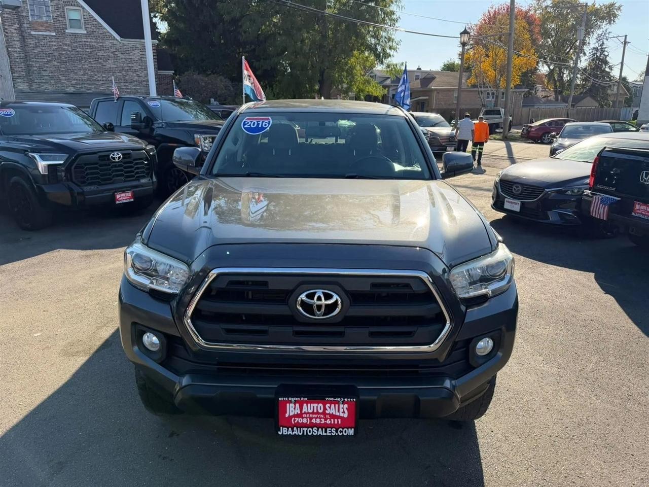 Toyota Tacoma 4WD Double Cab V6 MT TRD Off Road (Natl) 2016