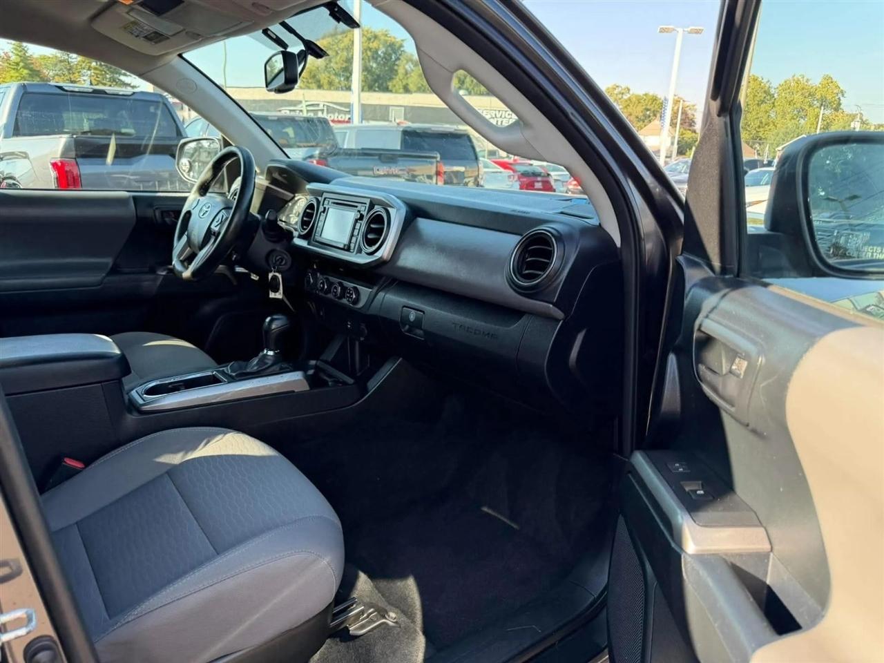 Toyota Tacoma 4WD Double Cab V6 MT TRD Off Road (Natl) 2016