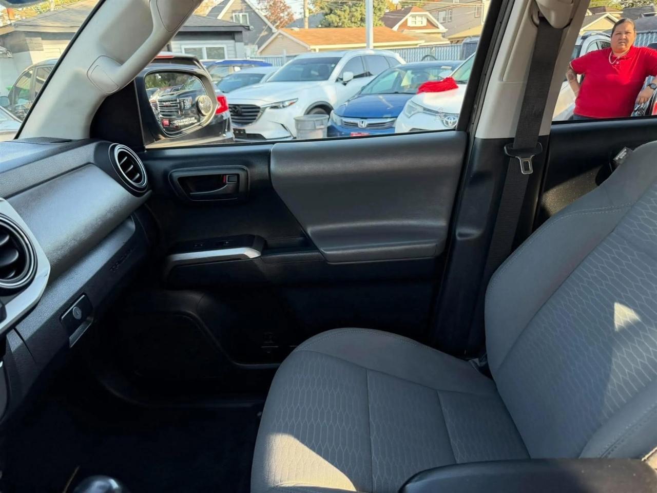 Toyota Tacoma 4WD Double Cab V6 MT TRD Off Road (Natl) 2016