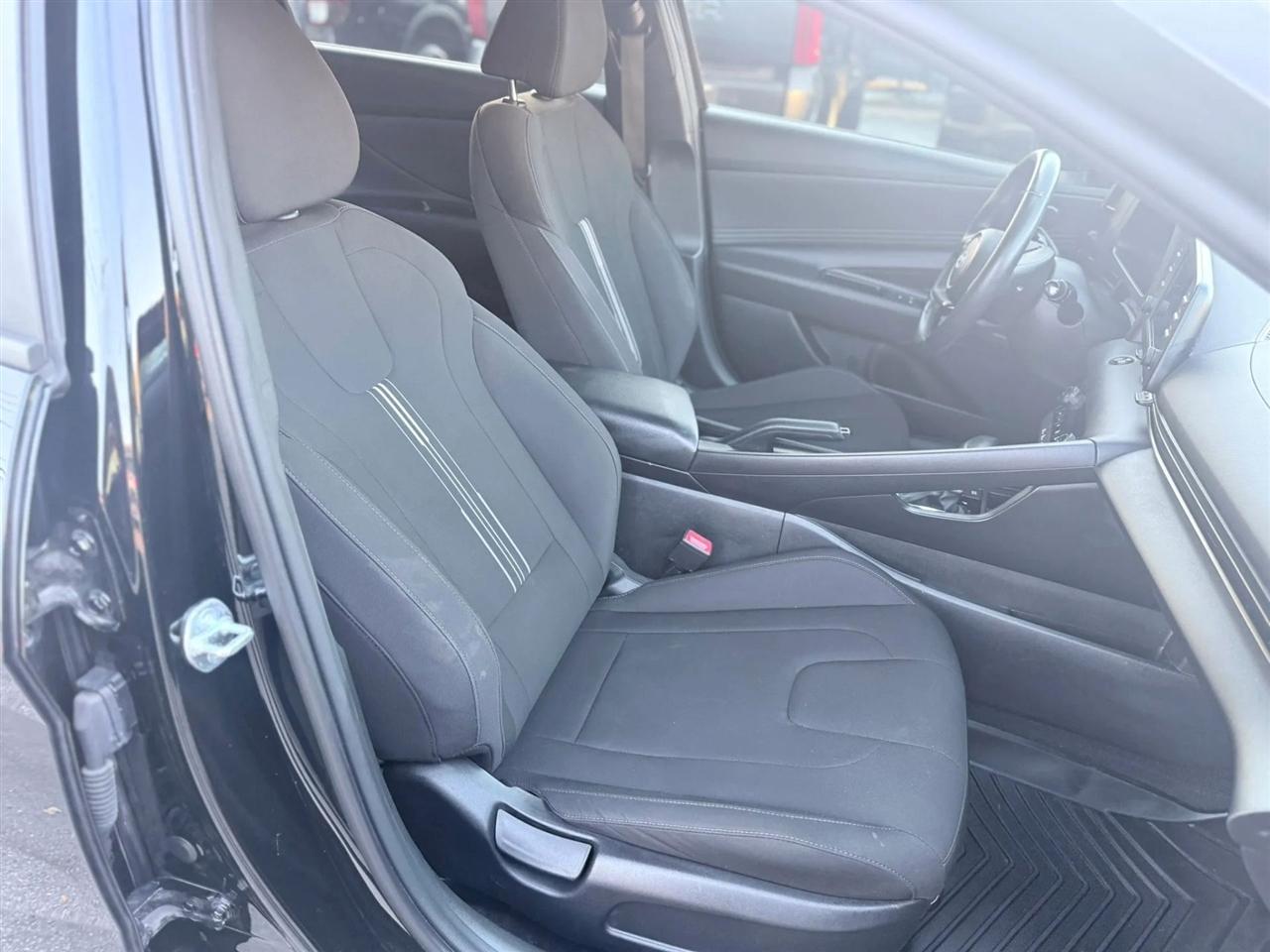 Hyundai Elantra SEL Sport IVT 2025