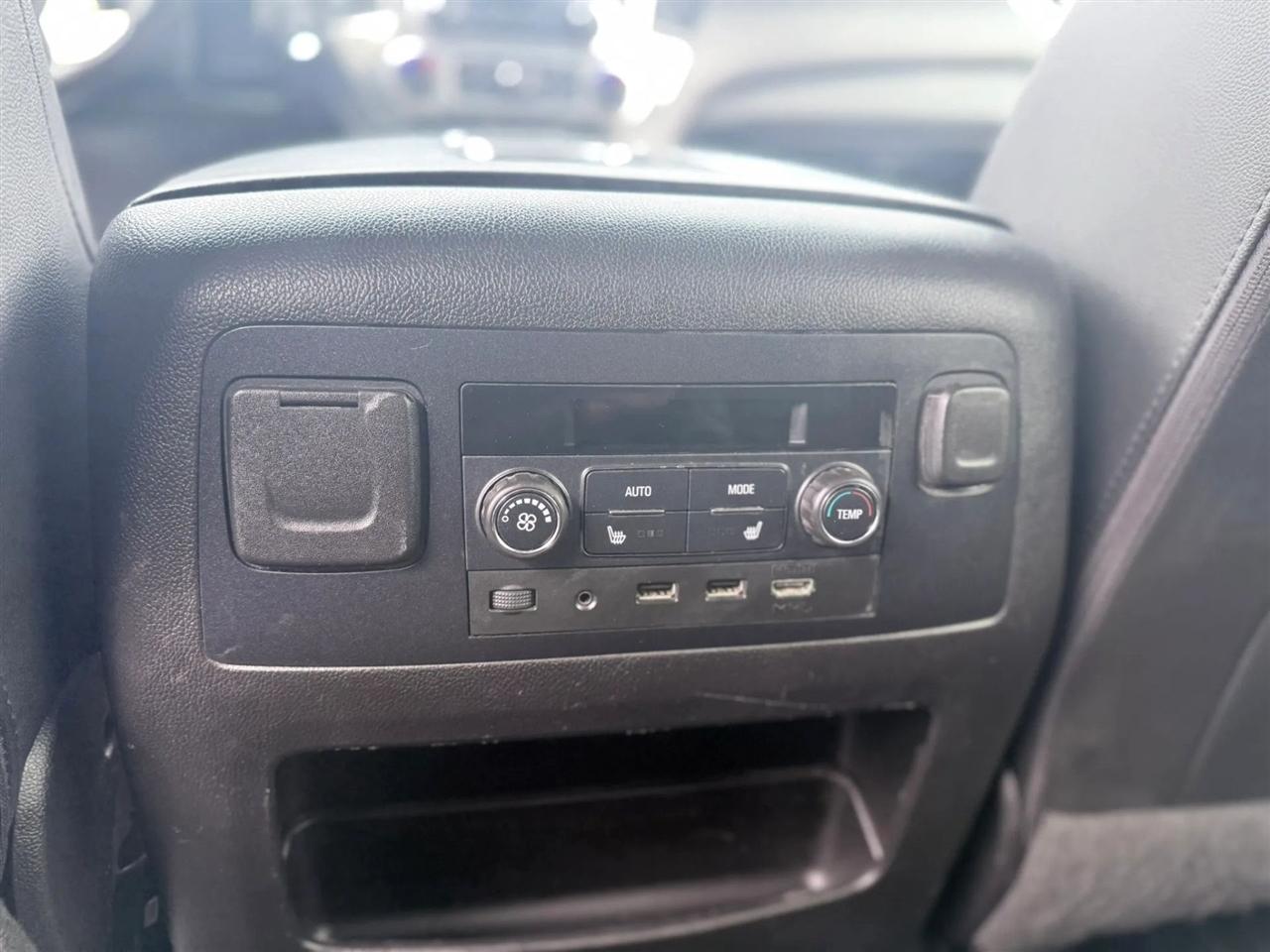 GMC Yukon 4WD 4dr SLT 2018