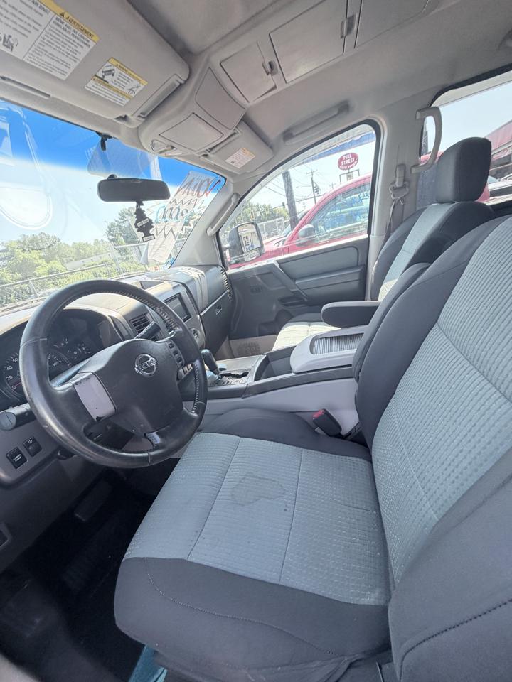 Nissan Titan XE Crew Cab 4WD 2004