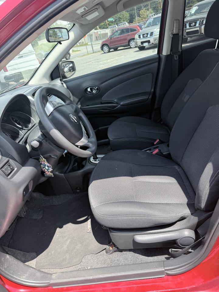 Nissan Versa 1.6 S 5M 2015