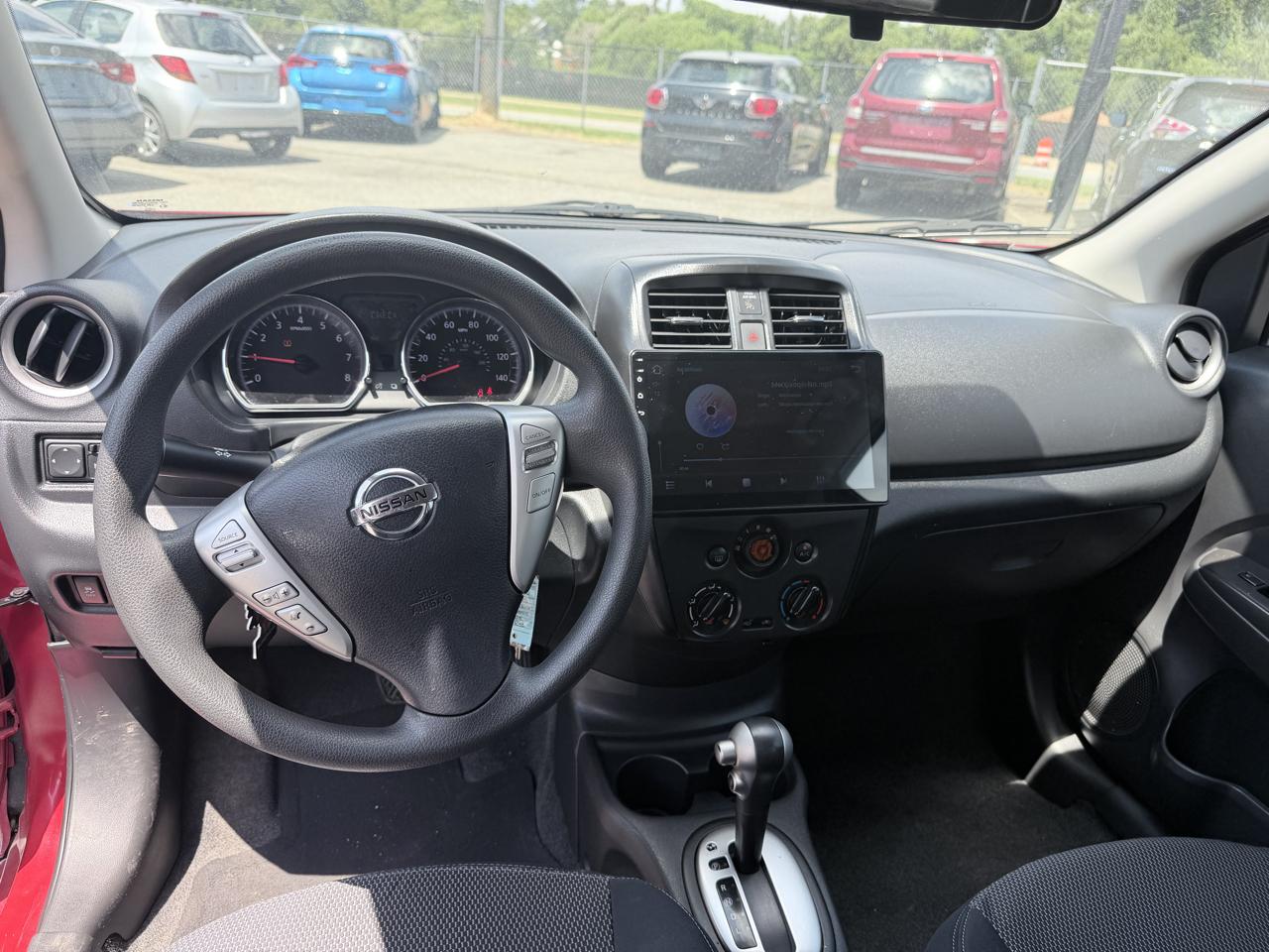 Nissan Versa 1.6 S 5M 2015