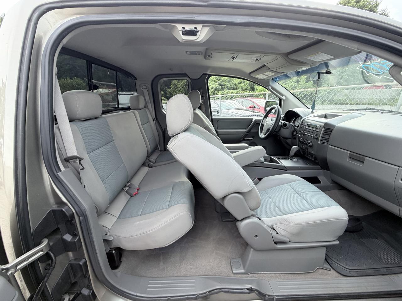 Nissan Titan XE King Cab 2WD 2007