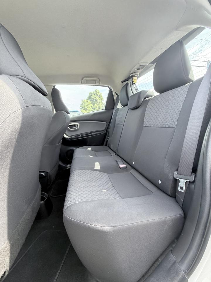 Toyota Yaris L 5-Door AT 2016