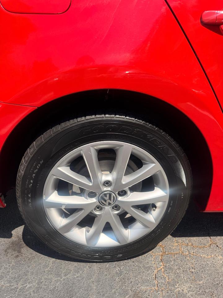 Volkswagen Jetta SE 2011