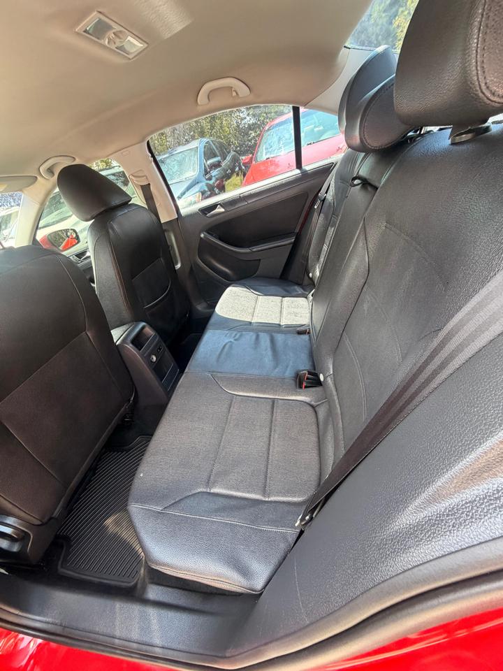 Volkswagen Jetta SE 2011
