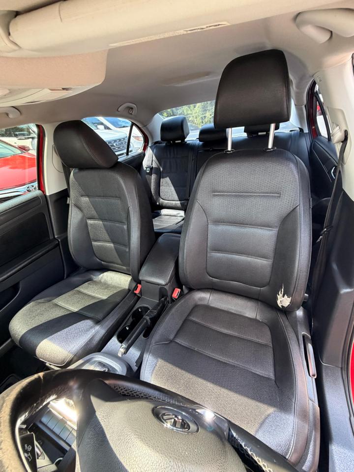 Volkswagen Jetta SE 2011