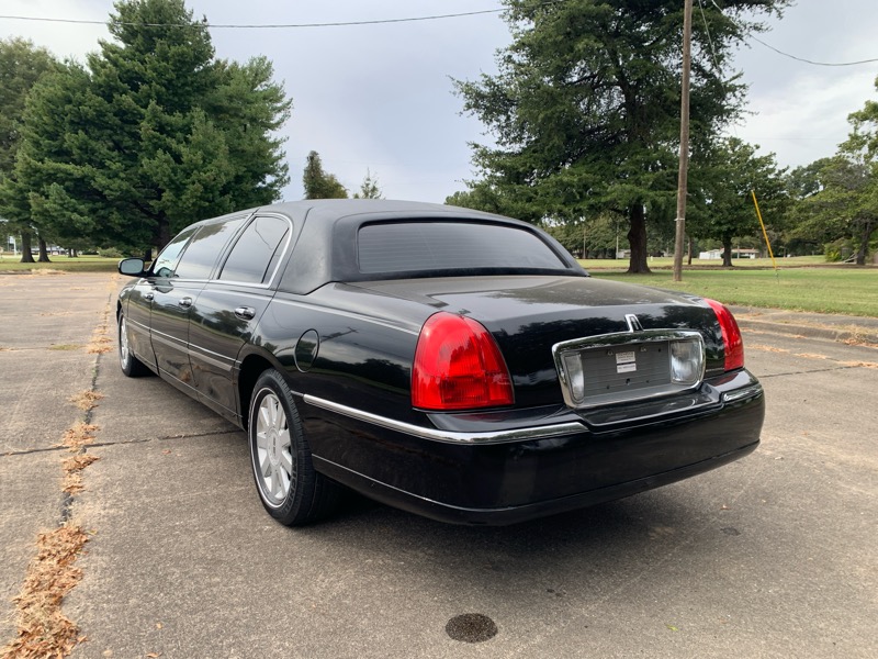 Lincoln Town Car Executive Limo 2005 Lincoln Town Car Executive Limo 2005