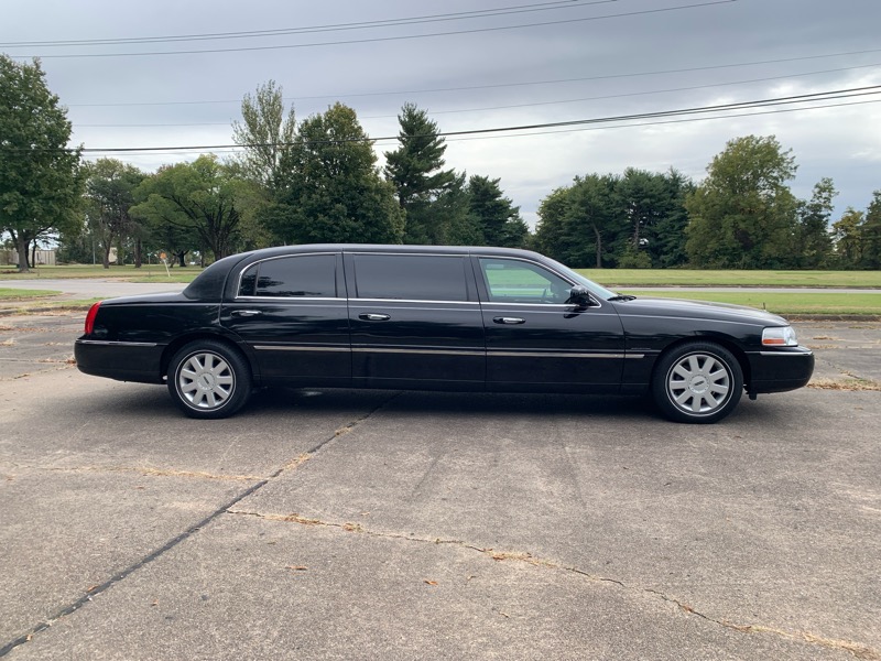 Lincoln Town Car Executive Limo 2005 Lincoln Town Car Executive Limo 2005