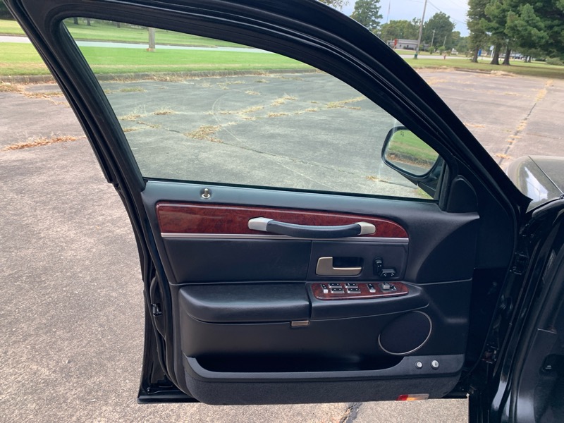 Lincoln Town Car Executive Limo 2005 Lincoln Town Car Executive Limo 2005