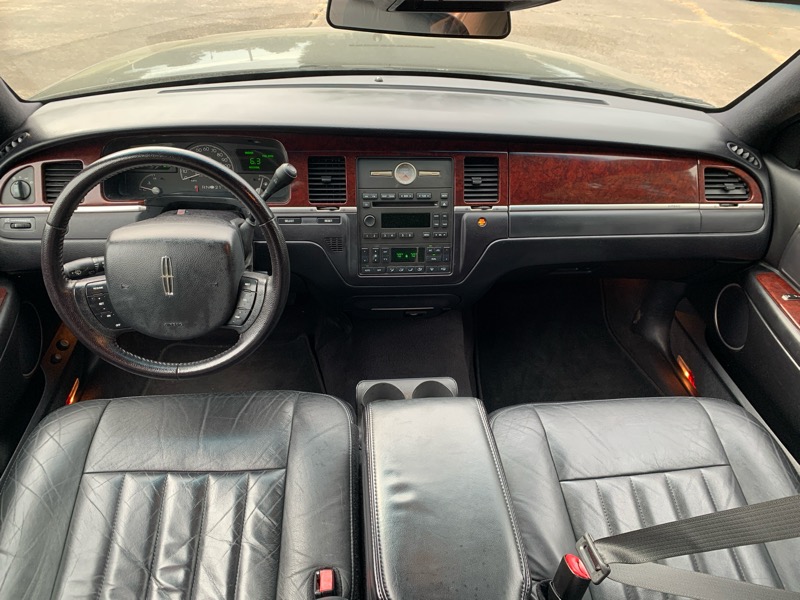 Lincoln Town Car Executive Limo 2005 Lincoln Town Car Executive Limo 2005